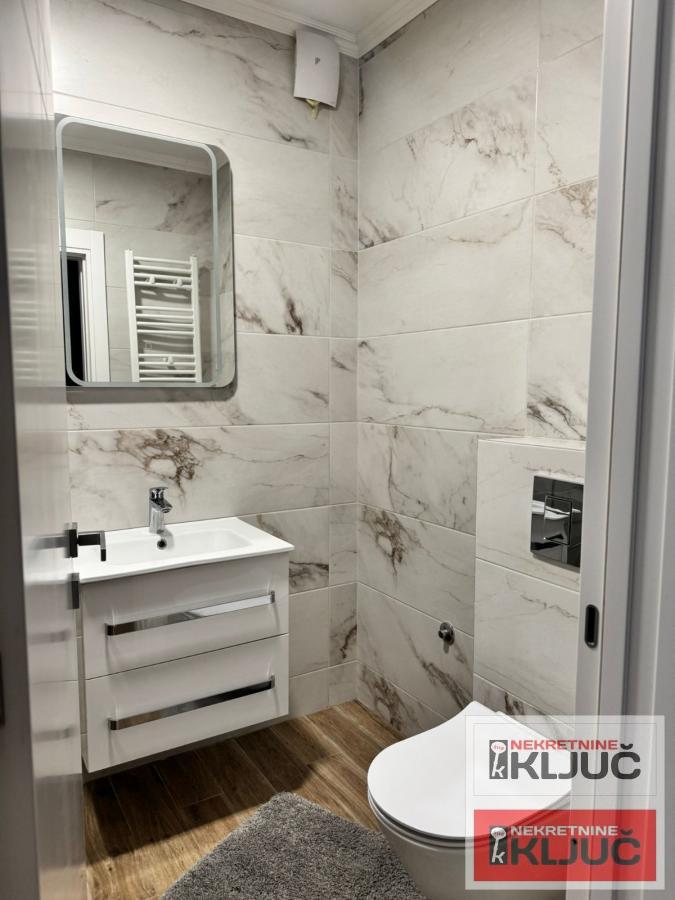 SAJAM IZDAJE SE JEDNOIPOSOBAN STAN MODERNO OPREMLJEN 12