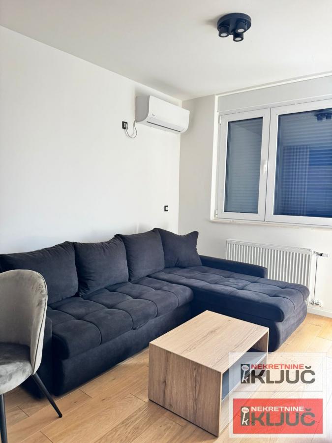 SAJAM IZDAJE SE JEDNOIPOSOBAN STAN MODERNO OPREMLJEN 2