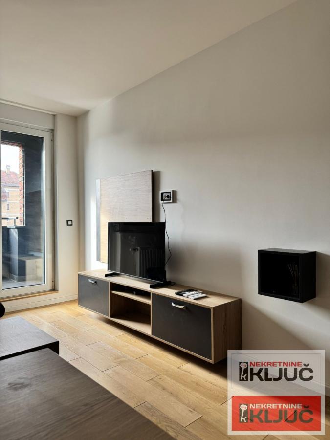SAJAM IZDAJE SE JEDNOIPOSOBAN STAN MODERNO OPREMLJEN 3