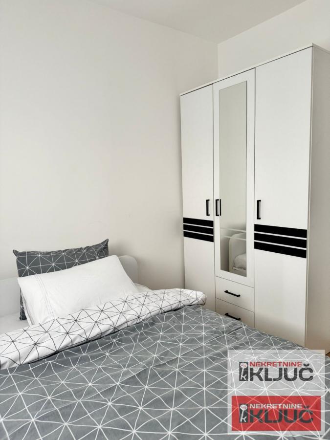 SAJAM IZDAJE SE JEDNOIPOSOBAN STAN MODERNO OPREMLJEN 6