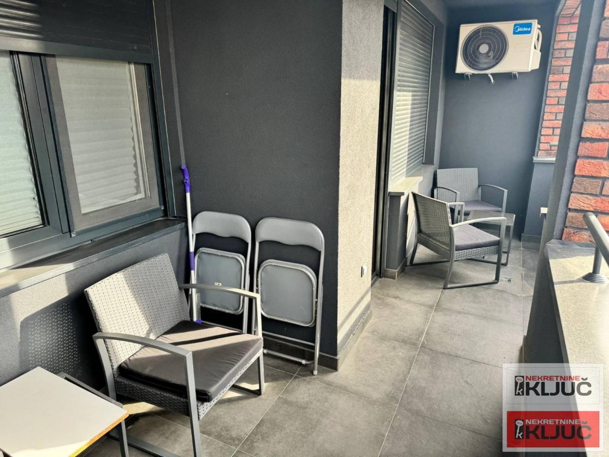 SAJAM IZDAJE SE JEDNOIPOSOBAN STAN MODERNO OPREMLJEN 7