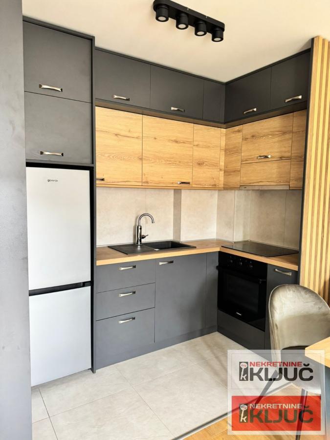 SAJAM IZDAJE SE JEDNOIPOSOBAN STAN MODERNO OPREMLJEN 9