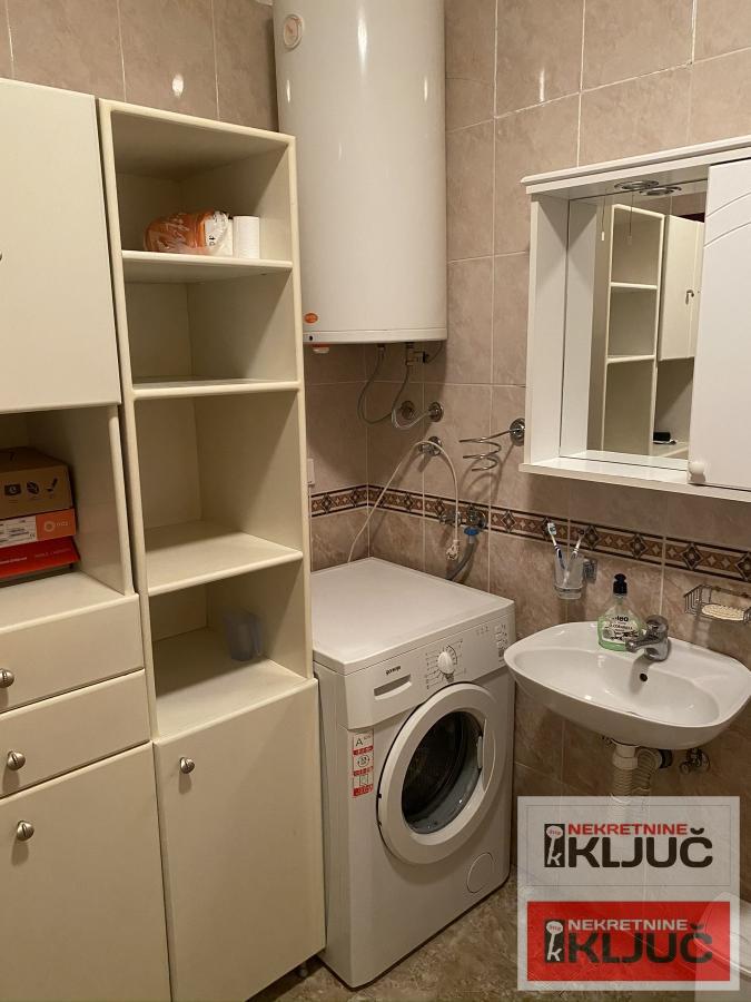 CARA DUŠANA, 24m2, Garsonjera, Nameštena 4