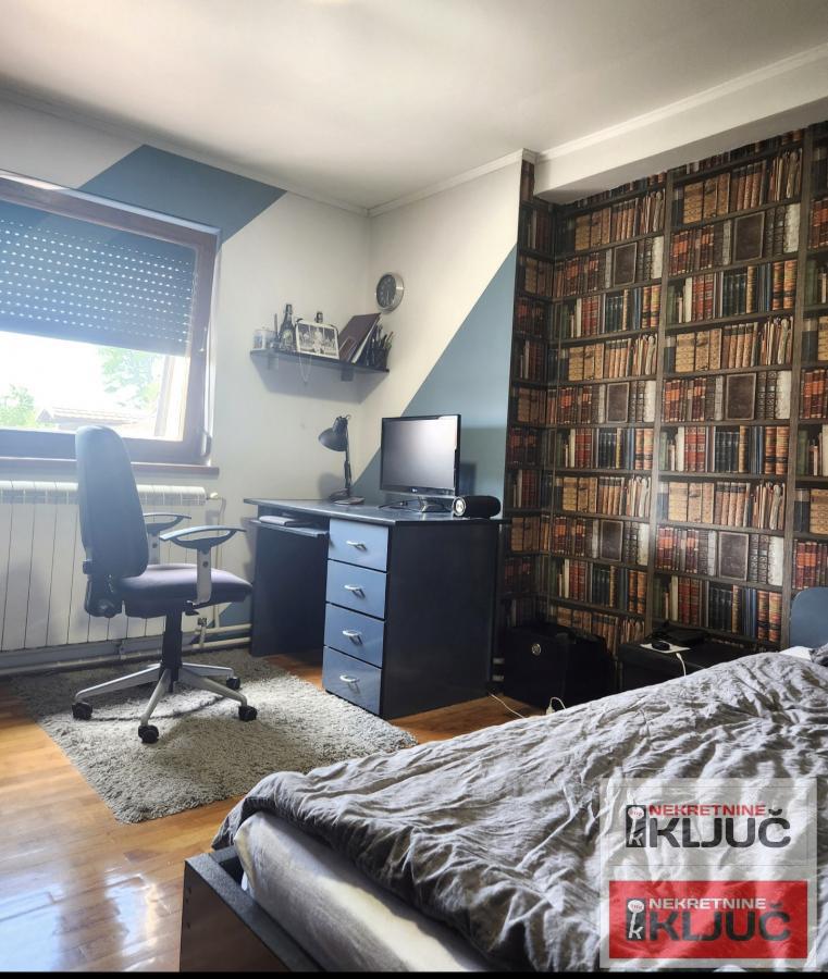 TELEP IZDAJE SE ČETVOROSOBAN MODERNO OPREMLJEN STAN SA PARKING MESTOM 15