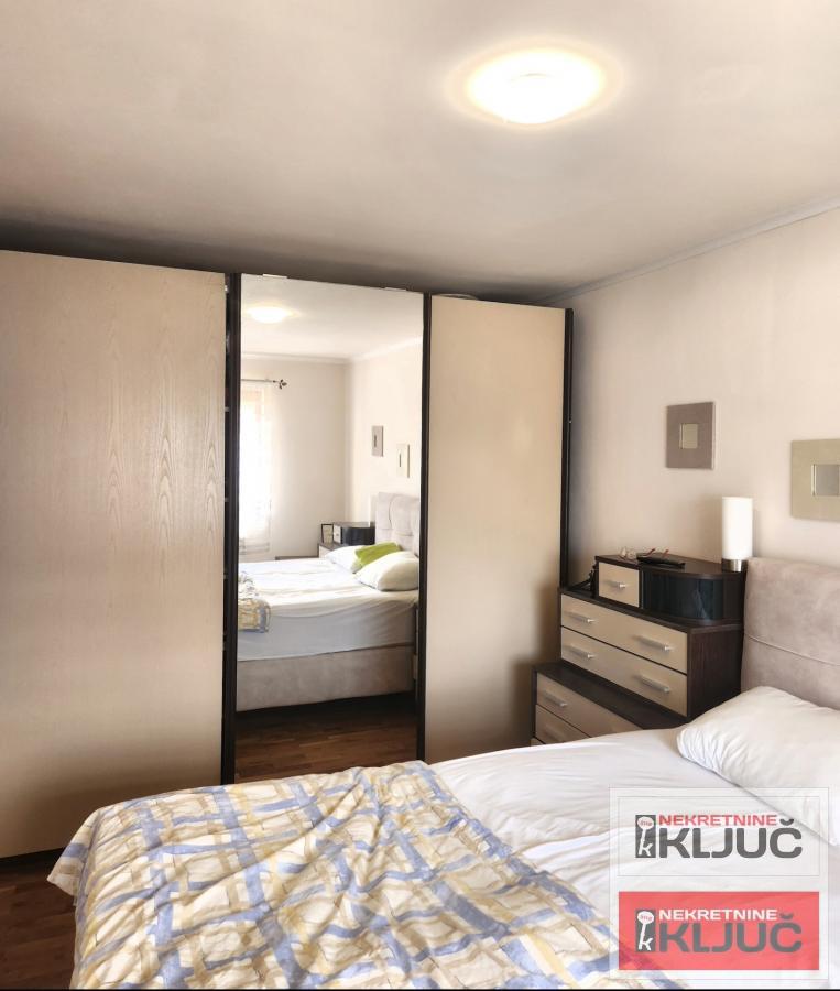 TELEP IZDAJE SE ČETVOROSOBAN MODERNO OPREMLJEN STAN SA PARKING MESTOM 5