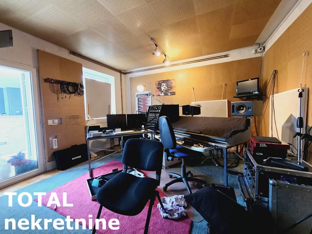 Kuca,NOVI SAD,CENTAR,kv: 180.00, € 446600, ID: 3091032 16