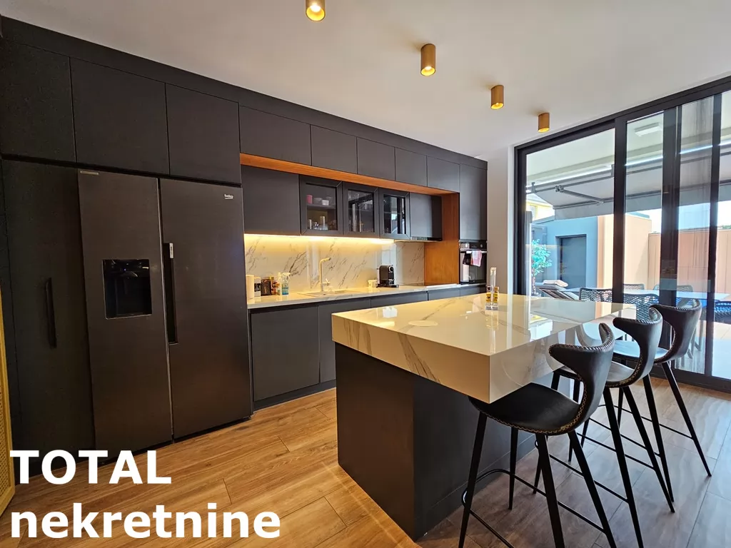 Kuca,NOVI SAD,LIPOV GAJ,kv: 236.00, € 720000, ID: 3091109 24