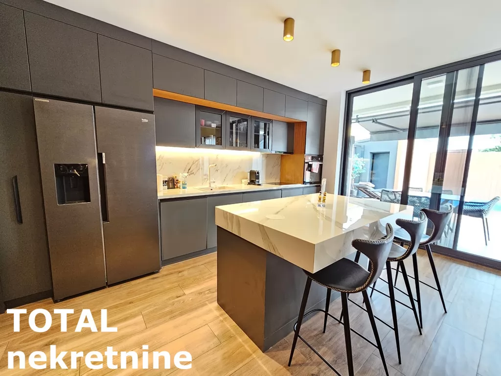 Kuca,NOVI SAD,LIPOV GAJ,kv: 236.00, € 720000, ID: 3091109 25