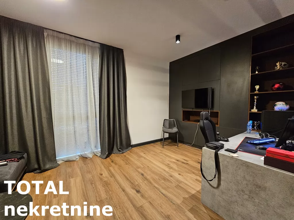 Kuca,NOVI SAD,LIPOV GAJ,kv: 236.00, € 720000, ID: 3091109 45