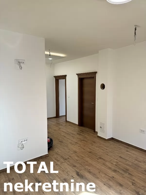 Kuca,SREMSKA KAMENICA,CARDAK,kv: 300.00, € 390000, ID: 3090707 9