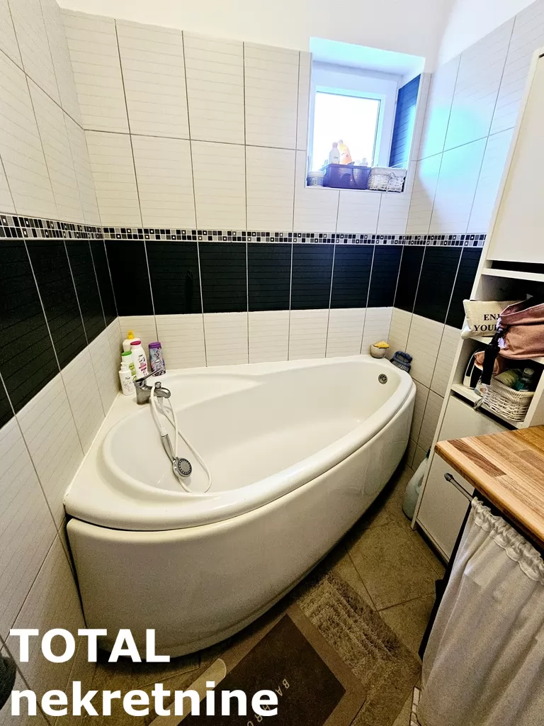 Kuca,SREMSKA KAMENICA,PARAGOVO,kv: 152.00, € 240000, ID: 3091431 23