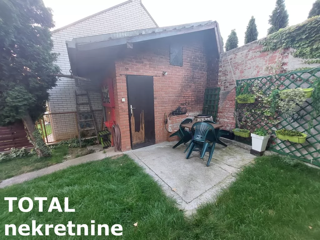 Kuca,SREMSKA KAMENICA,SREMSKA KAMENICA,kv: 230.00, € 247200, ID: 3091380 9