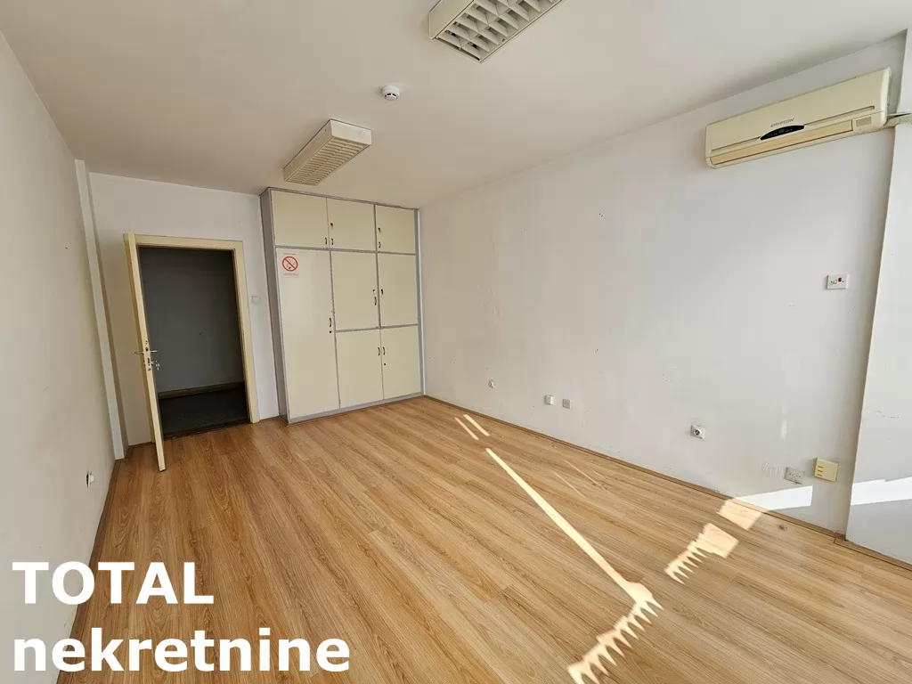Poslovni prostori,NOVI SAD,CENTAR,kv: 850.00, € 10000, ID: 9189762 13