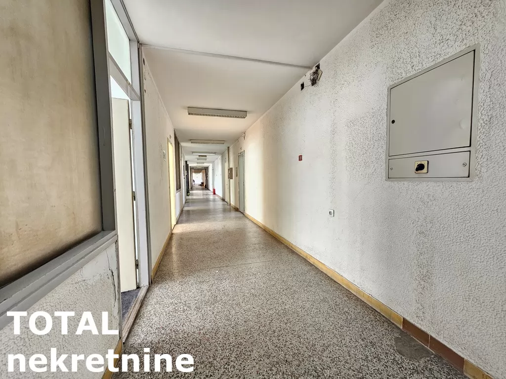 Poslovni prostori,NOVI SAD,CENTAR,kv: 850.00, € 10000, ID: 9189762 18