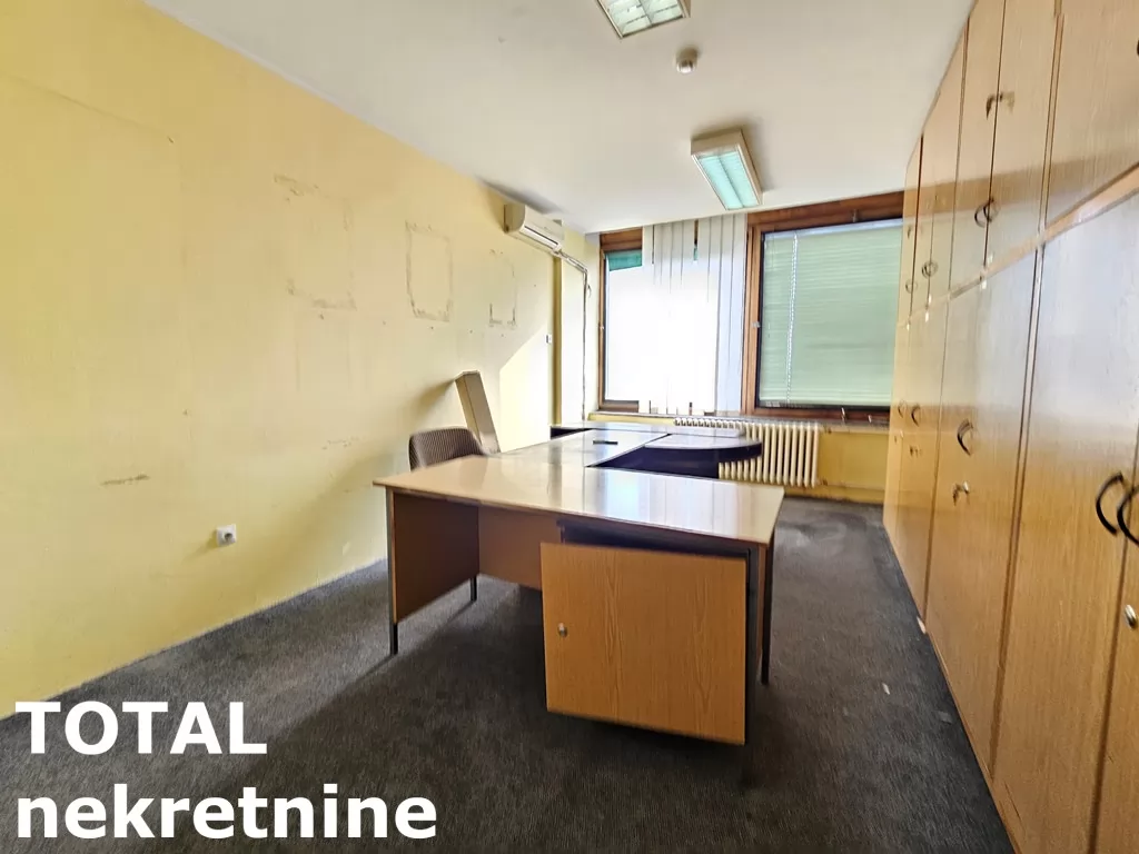 Poslovni prostori,NOVI SAD,CENTAR,kv: 850.00, € 10000, ID: 9189762 32