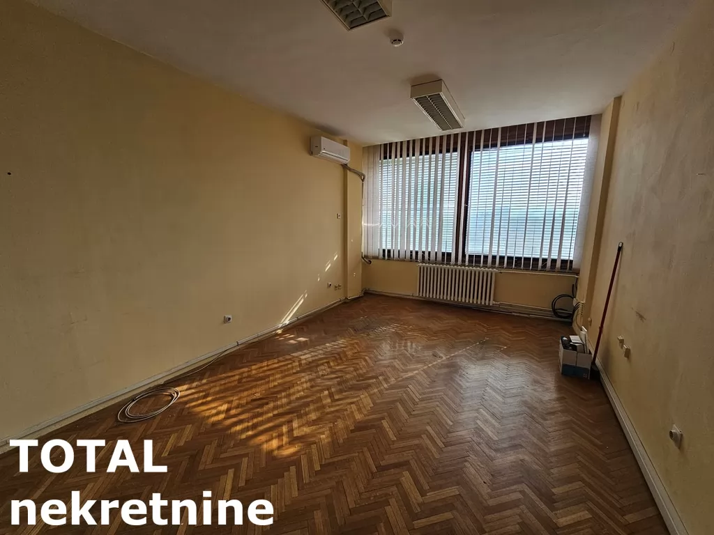 Poslovni prostori,NOVI SAD,CENTAR,kv: 850.00, € 10000, ID: 9189762 36