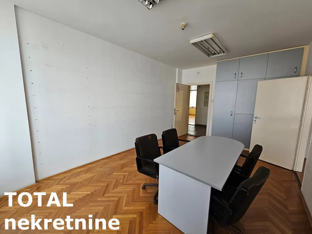 Poslovni prostori,NOVI SAD,CENTAR,kv: 850.00, € 10000, ID: 9189762 39