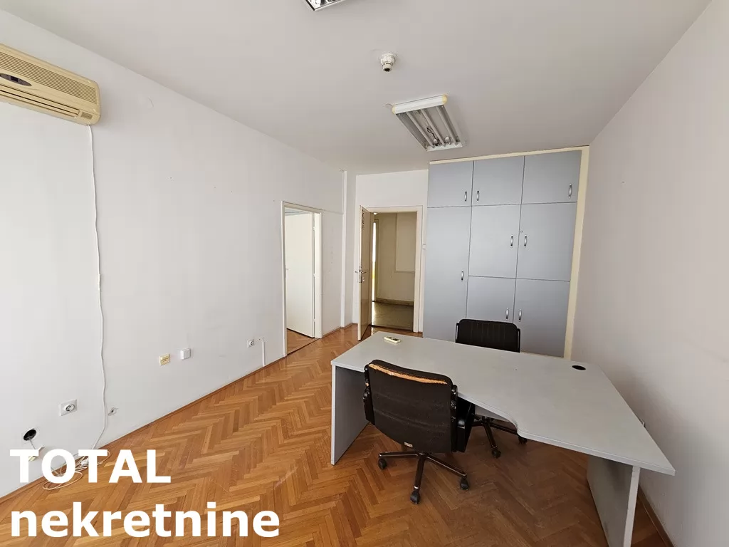 Poslovni prostori,NOVI SAD,CENTAR,kv: 850.00, € 10000, ID: 9189762 41