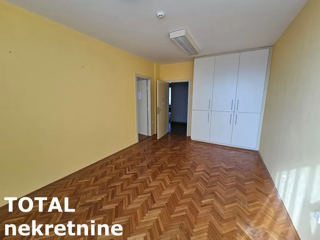 Poslovni prostori,NOVI SAD,CENTAR,kv: 850.00, € 10000, ID: 9189762 44