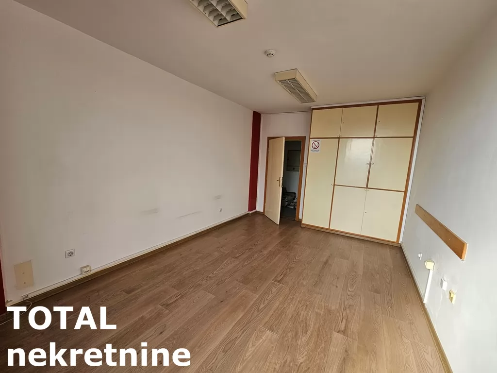 Poslovni prostori,NOVI SAD,CENTAR,kv: 850.00, € 10000, ID: 9189762 46
