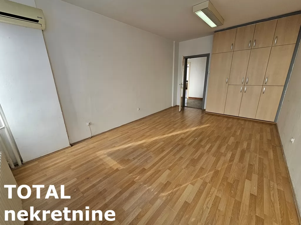Poslovni prostori,NOVI SAD,CENTAR,kv: 850.00, € 10000, ID: 9189762 48