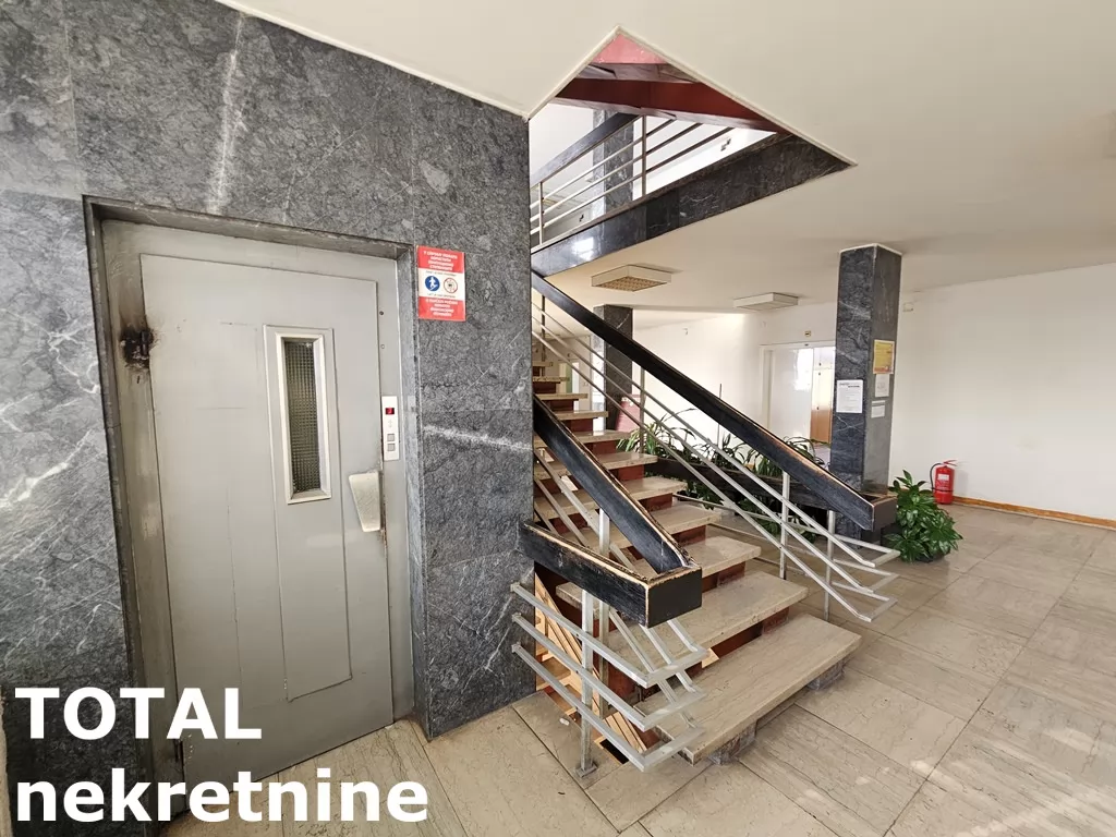 Poslovni prostori,NOVI SAD,CENTAR,kv: 850.00, € 10000, ID: 9189762 5