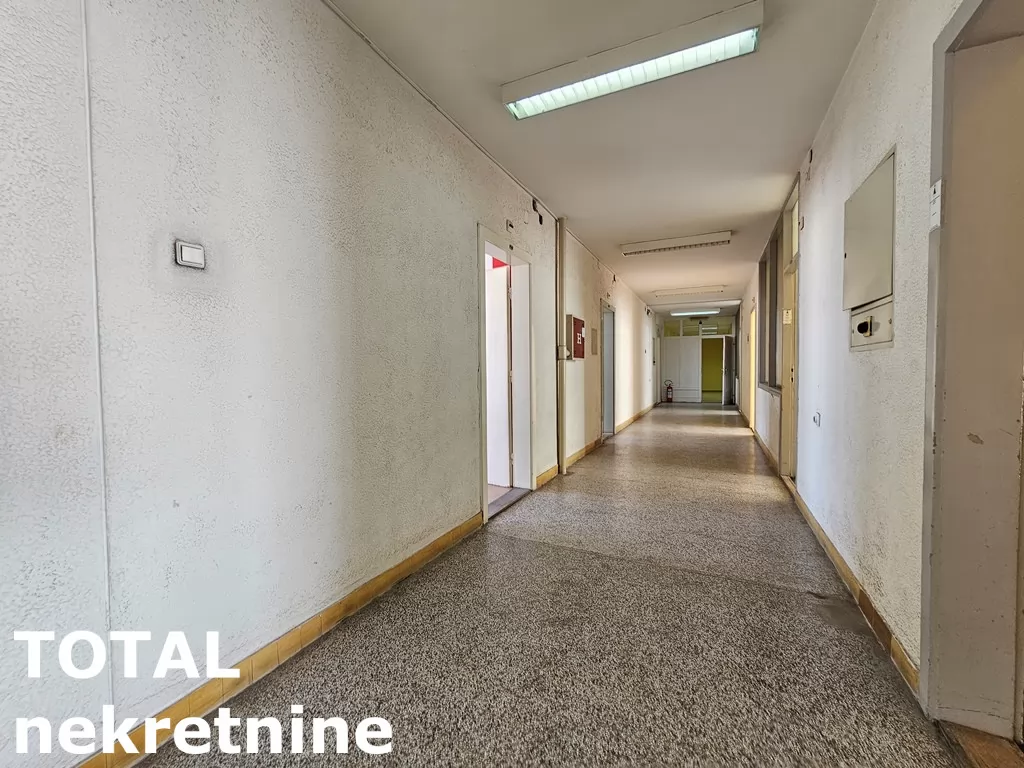 Poslovni prostori,NOVI SAD,CENTAR,kv: 850.00, € 10000, ID: 9189762 7