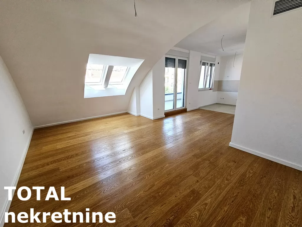 Stan,NOVI SAD,BULEVAR,kv: 104.00, € 319240, ID: 1098110 1