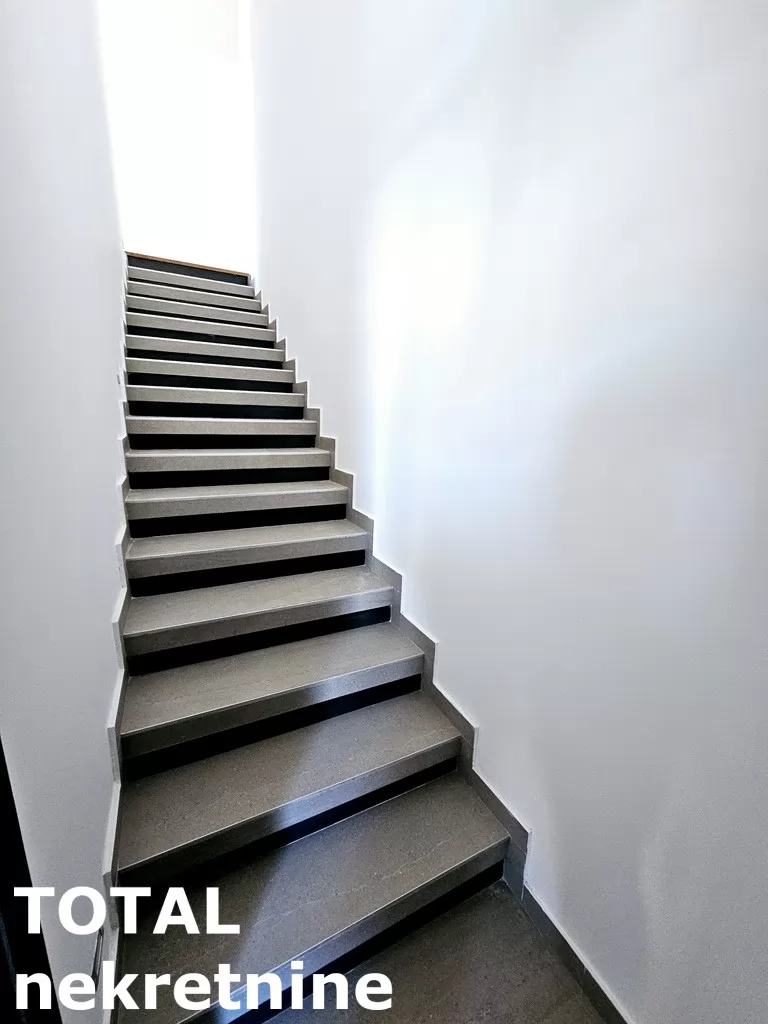 Stan,NOVI SAD,BULEVAR,kv: 104.00, € 319240, ID: 1098110 17