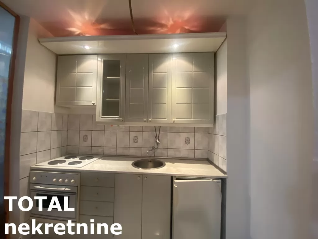 Stan,NOVI SAD,BULEVAR,kv: 38.00, € 125000, ID: 1100875 8