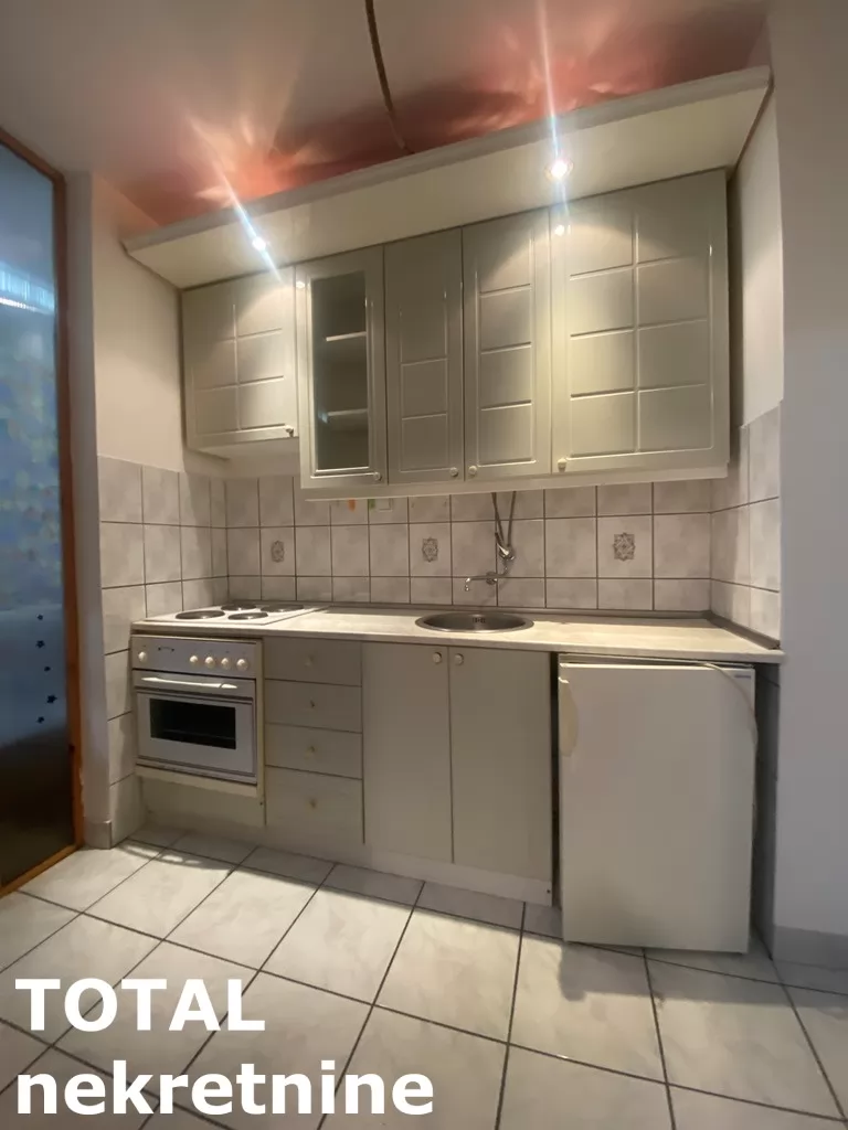Stan,NOVI SAD,BULEVAR,kv: 38.00, € 125000, ID: 1100875 9