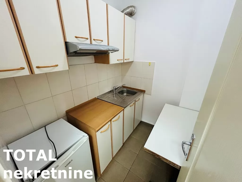 Stan,NOVI SAD,BULEVAR,kv: 46.00, € 147290, ID: 1099394 5