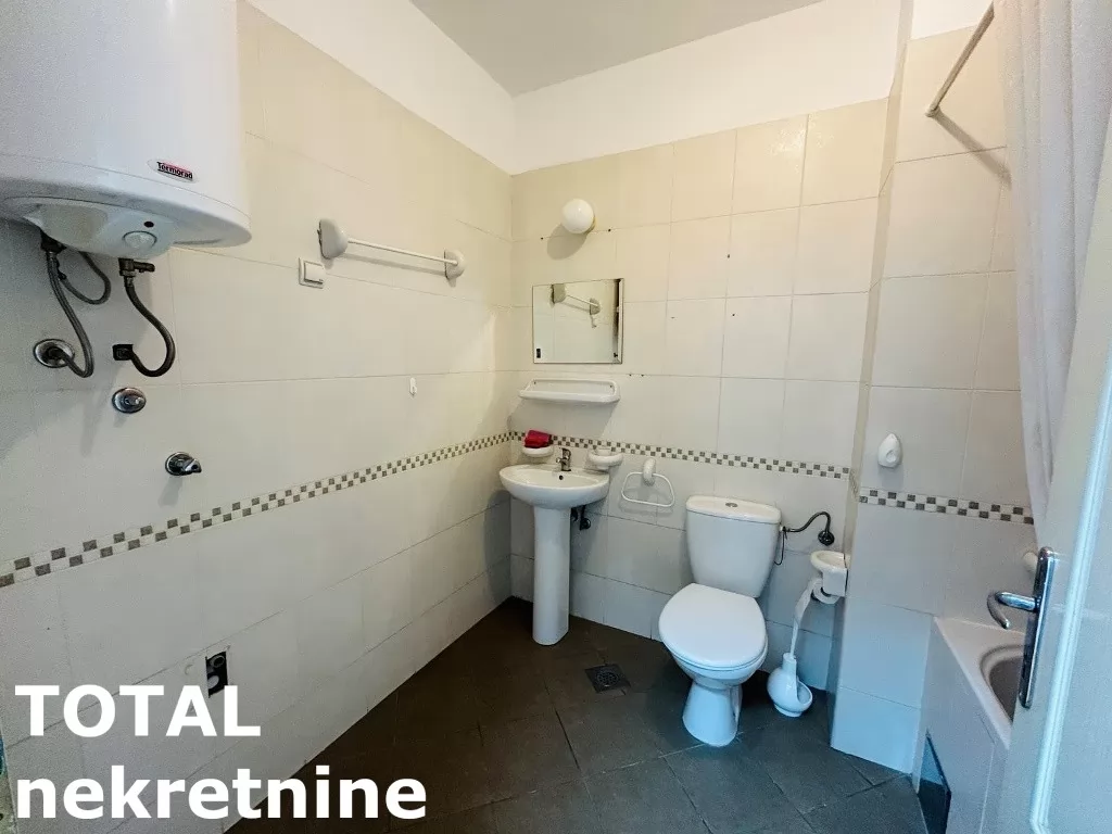 Stan,NOVI SAD,BULEVAR,kv: 46.00, € 147290, ID: 1099394 6