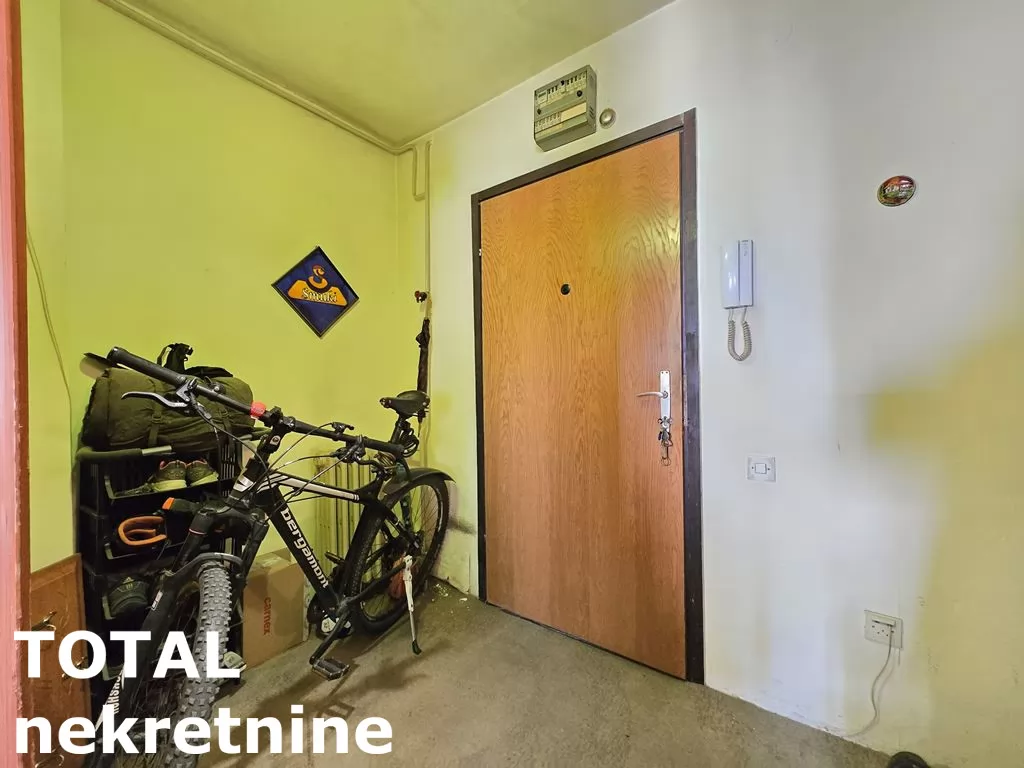 Stan,NOVI SAD,BULEVAR,kv: 74.00, € 160000, ID: 1099469 9