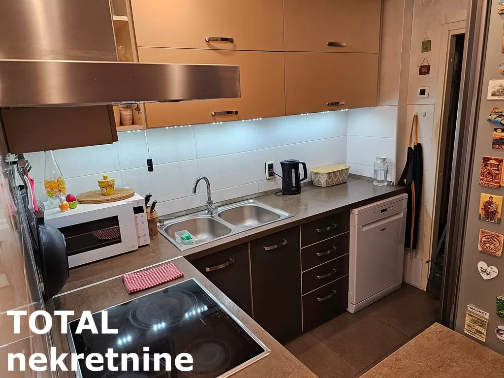 Stan,NOVI SAD,BULEVAR,kv: 74.00, € 206000, ID: 1097343 16