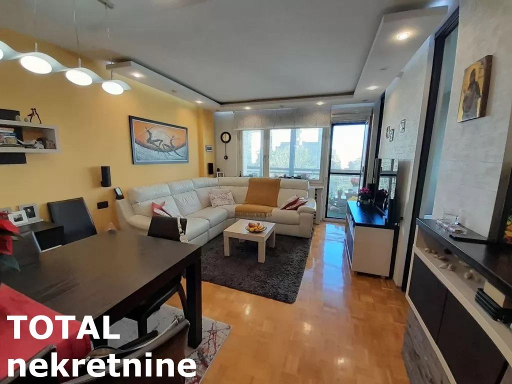 Stan,NOVI SAD,BULEVAR,kv: 74.00, € 206000, ID: 1097343 8