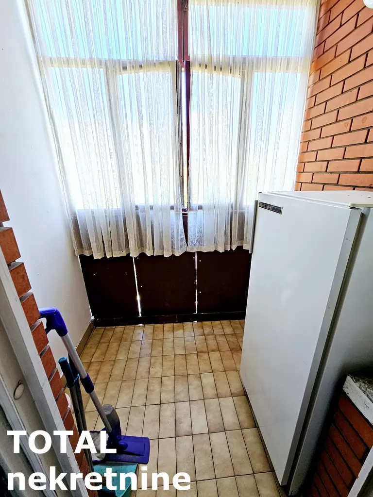 Stan,NOVI SAD,BULEVAR,kv: 74.00, € 206000, ID: 1100904 17