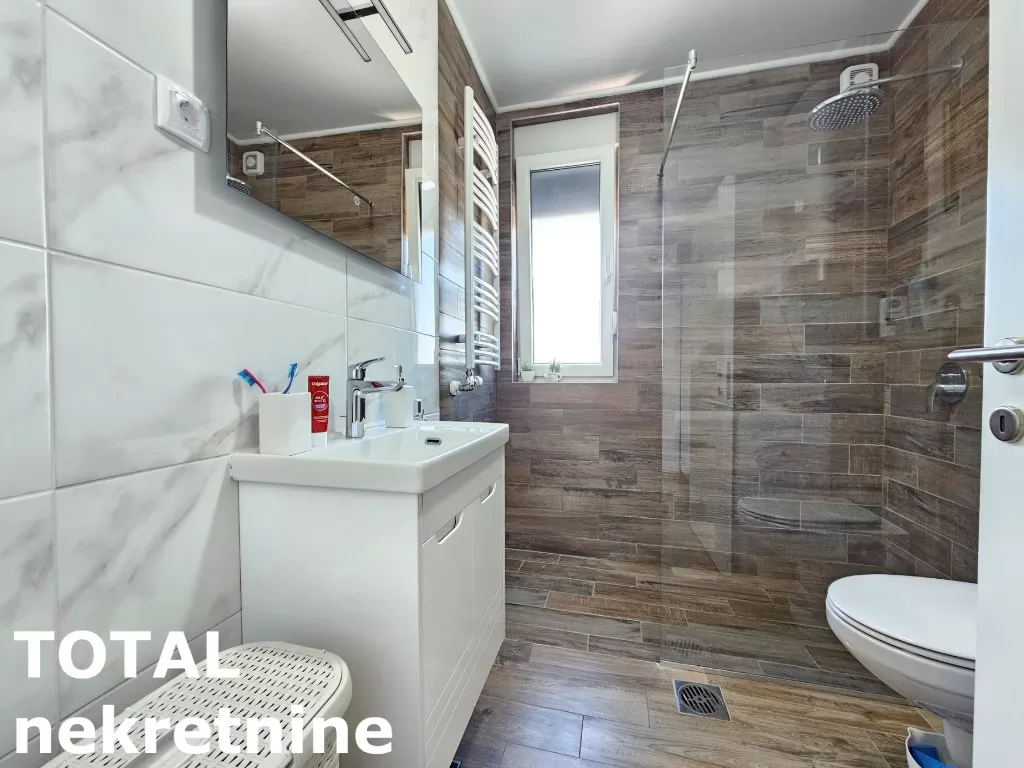 Stan,NOVI SAD,BULEVAR,kv: 75.00, € 298000, ID: 1099543 15