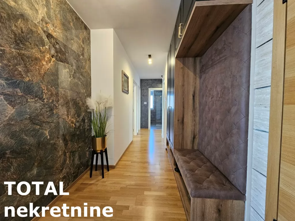 Stan,NOVI SAD,BULEVAR,kv: 75.00, € 298000, ID: 1099543 9