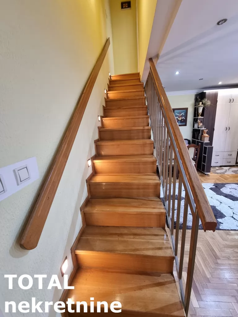 Stan,NOVI SAD,BULEVAR,kv: 77.00, € 198800, ID: 1100936 14