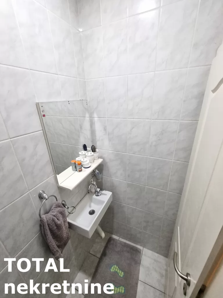 Stan,NOVI SAD,BULEVAR,kv: 77.00, € 198800, ID: 1100936 22