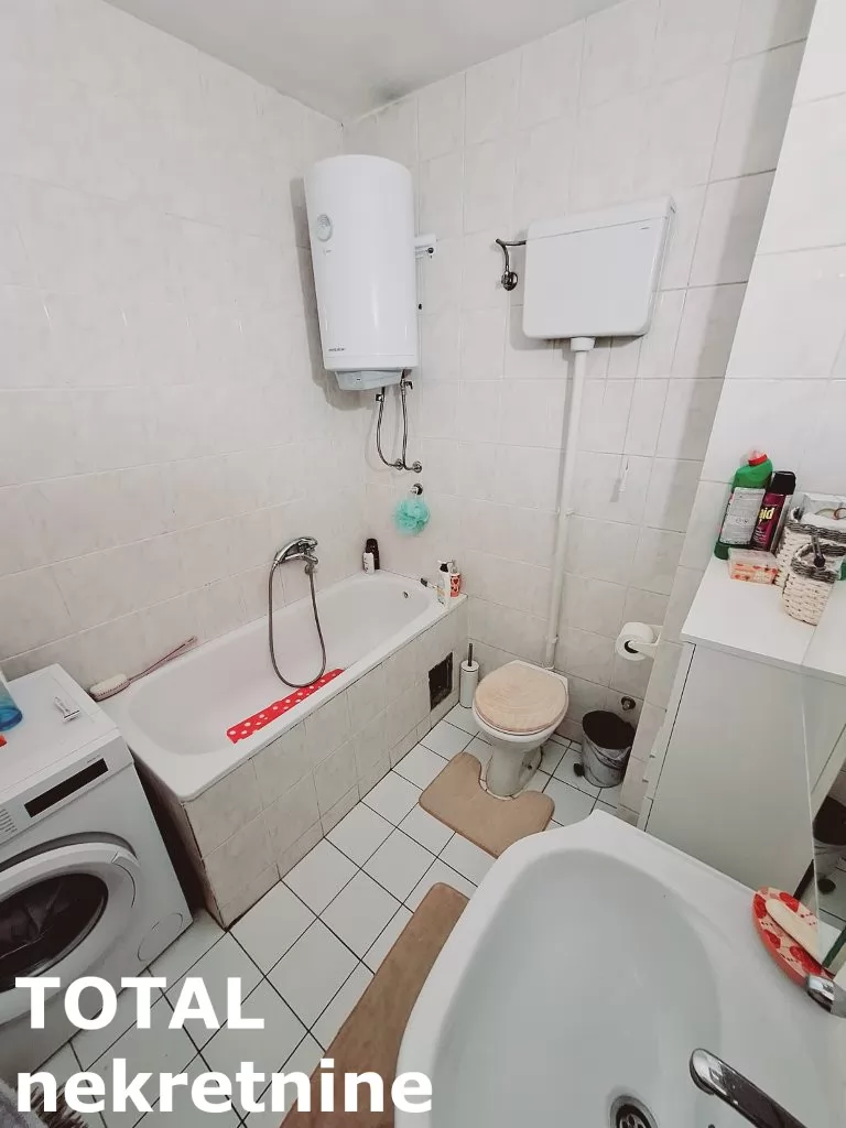 Stan,NOVI SAD,BULEVAR,kv: 80.00, € 196000, ID: 1099704 12