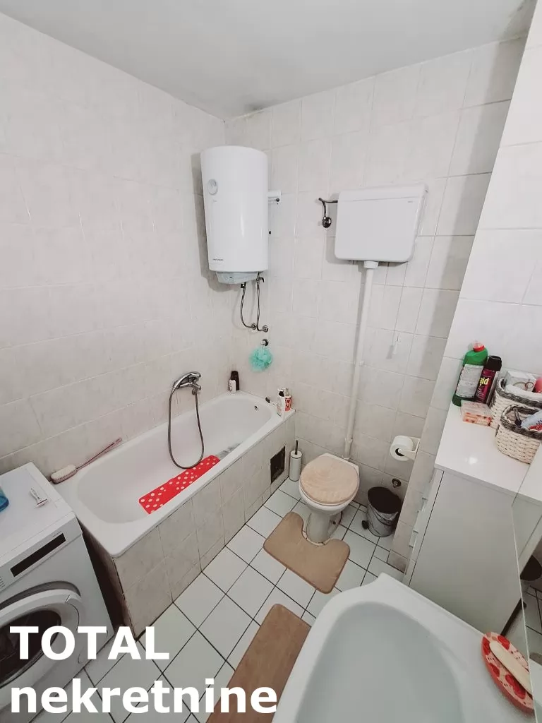 Stan,NOVI SAD,BULEVAR,kv: 80.00, € 196000, ID: 1099704 13