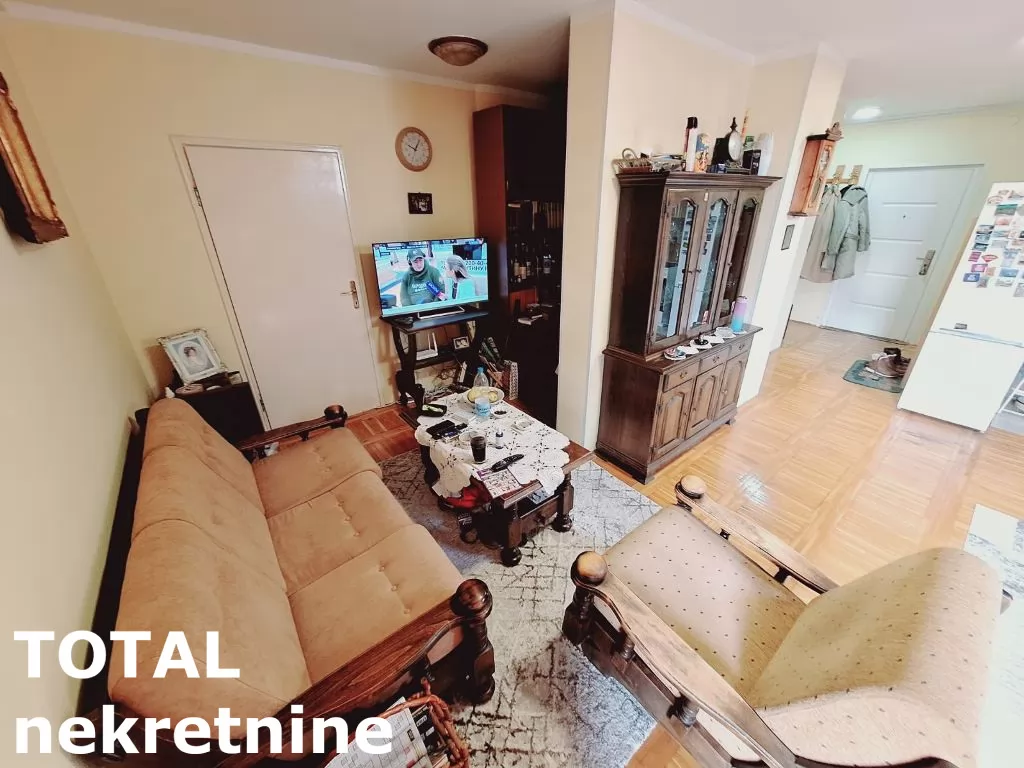 Stan,NOVI SAD,BULEVAR,kv: 80.00, € 196000, ID: 1099704 5