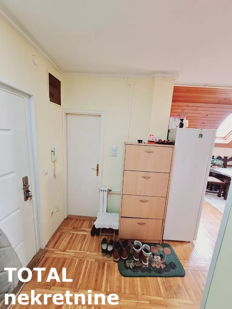 Stan,NOVI SAD,BULEVAR,kv: 80.00, € 196000, ID: 1099704 8