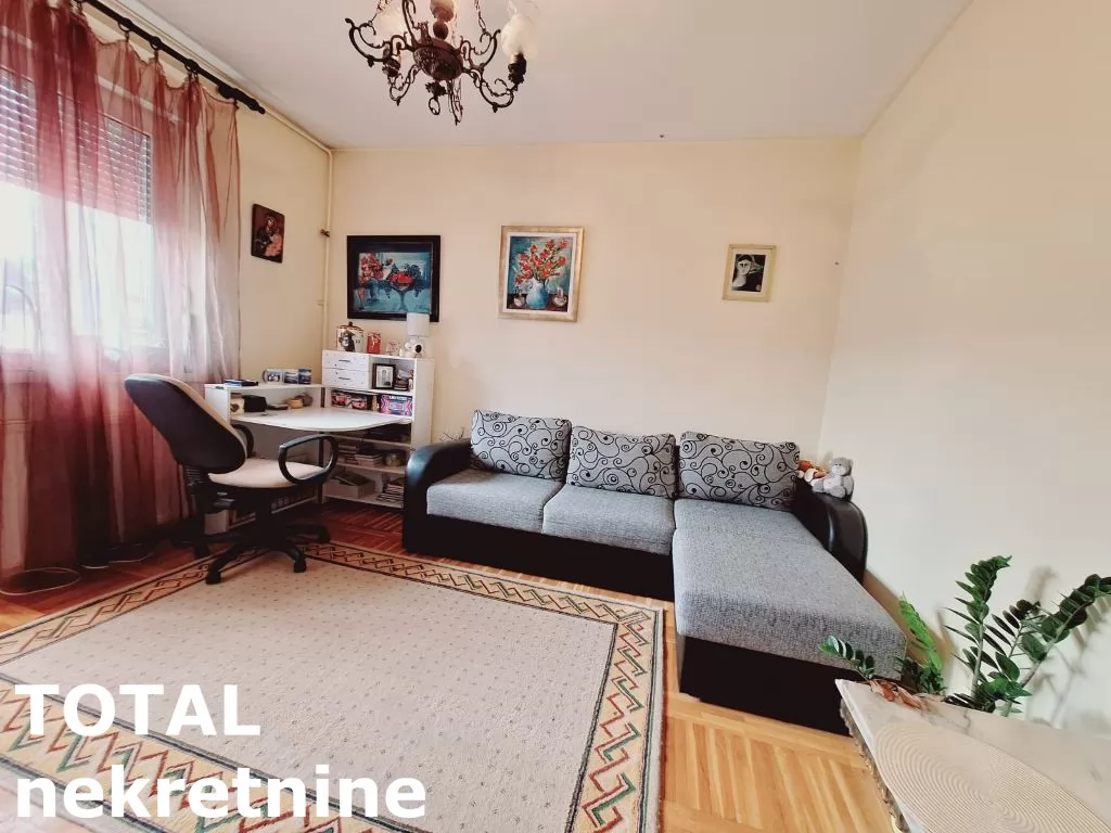 Stan,NOVI SAD,BULEVAR,kv: 80.00, € 196000, ID: 1099704 9