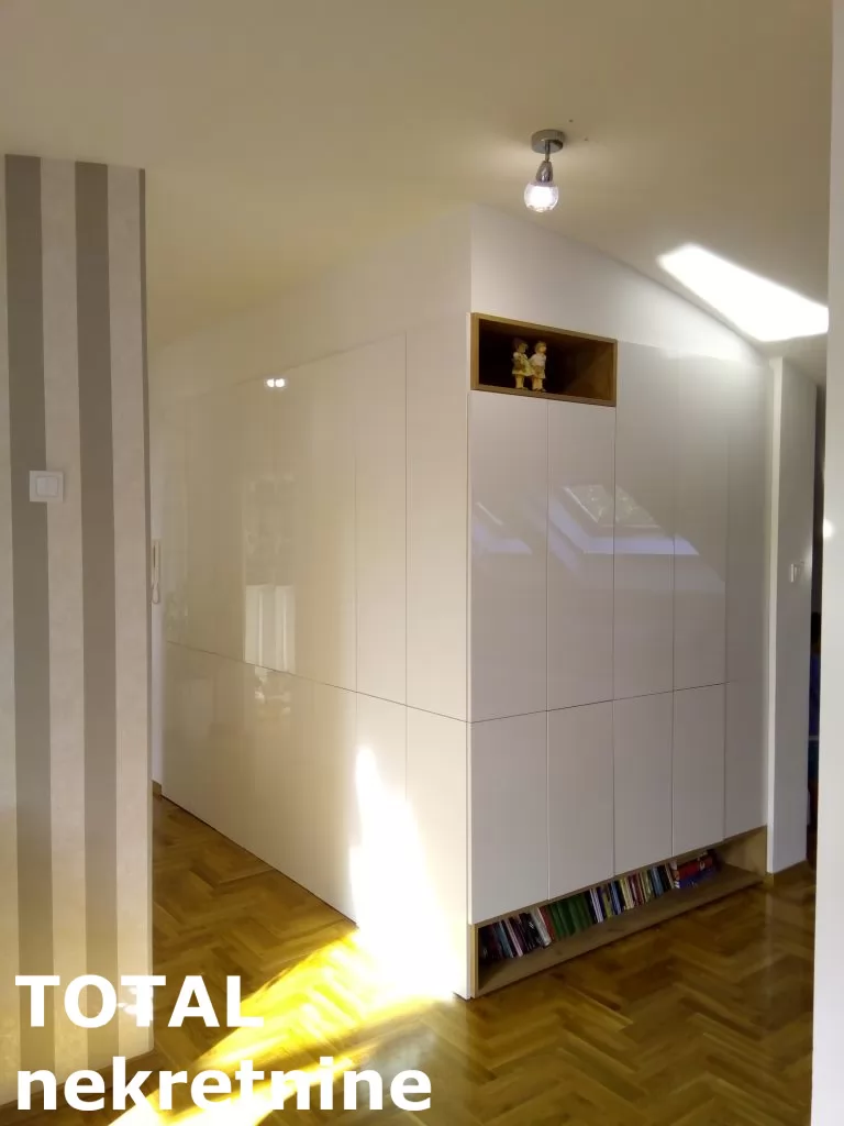 Stan,NOVI SAD,BULEVAR,kv: 89.00, € 205000, ID: 1101222 11