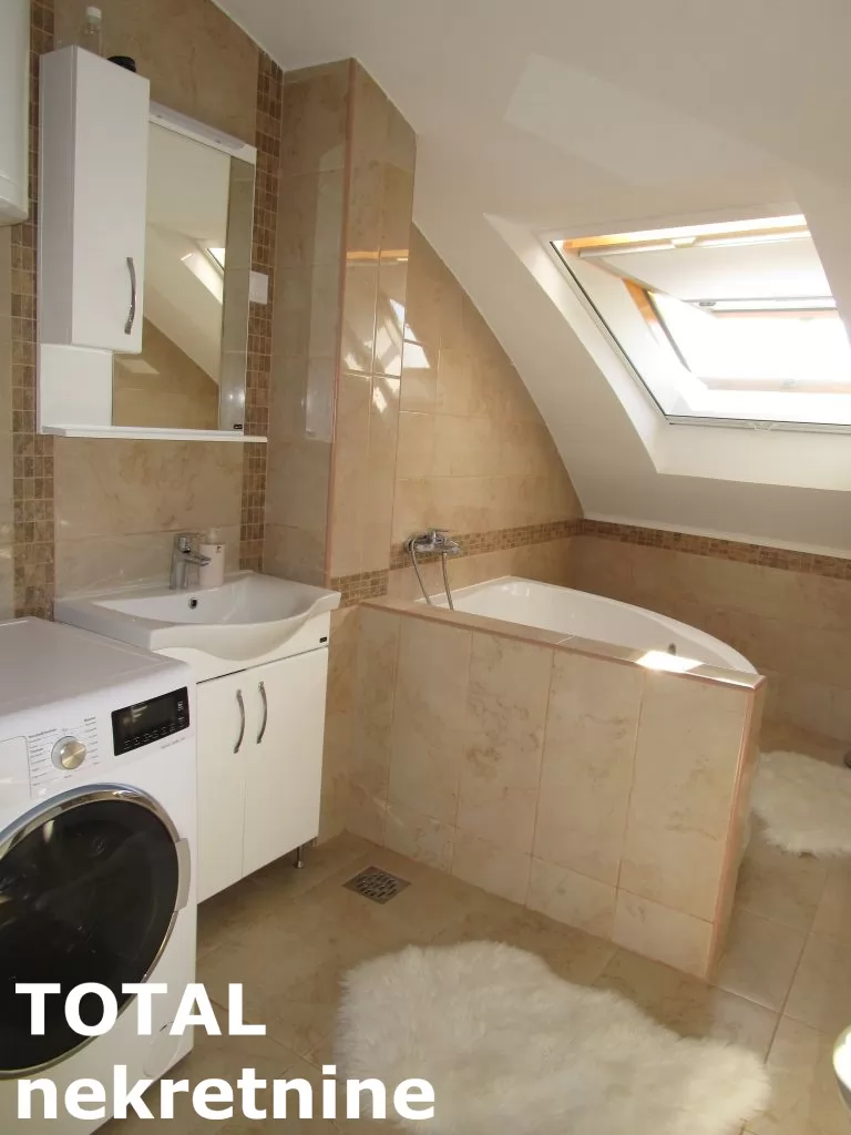 Stan,NOVI SAD,BULEVAR,kv: 89.00, € 205000, ID: 1101222 13