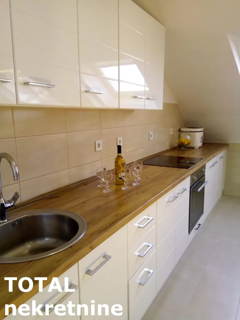 Stan,NOVI SAD,BULEVAR,kv: 89.00, € 205000, ID: 1101222 3