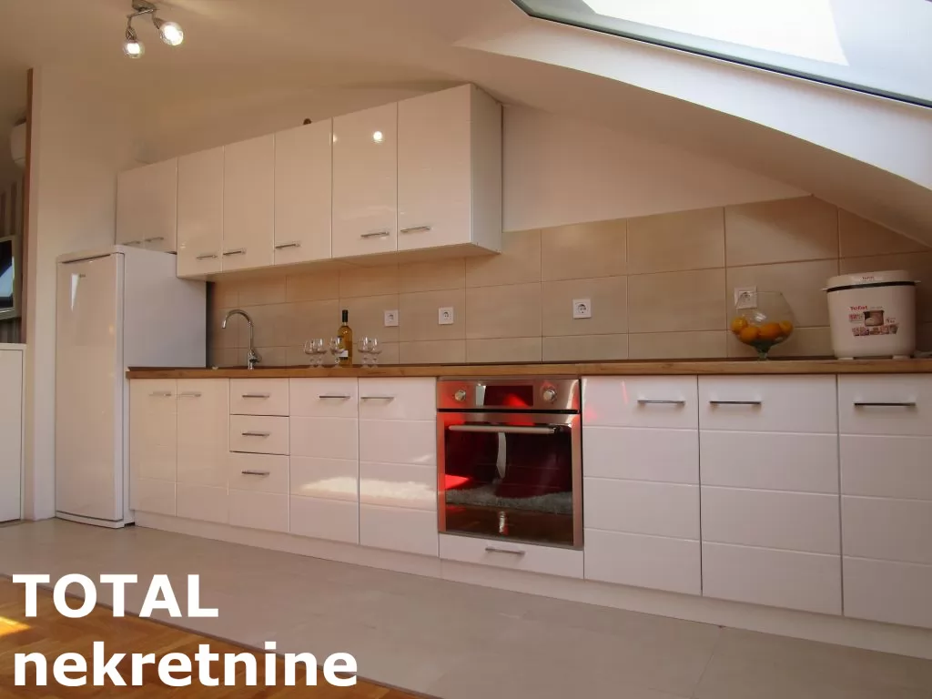 Stan,NOVI SAD,BULEVAR,kv: 89.00, € 205000, ID: 1101222 4